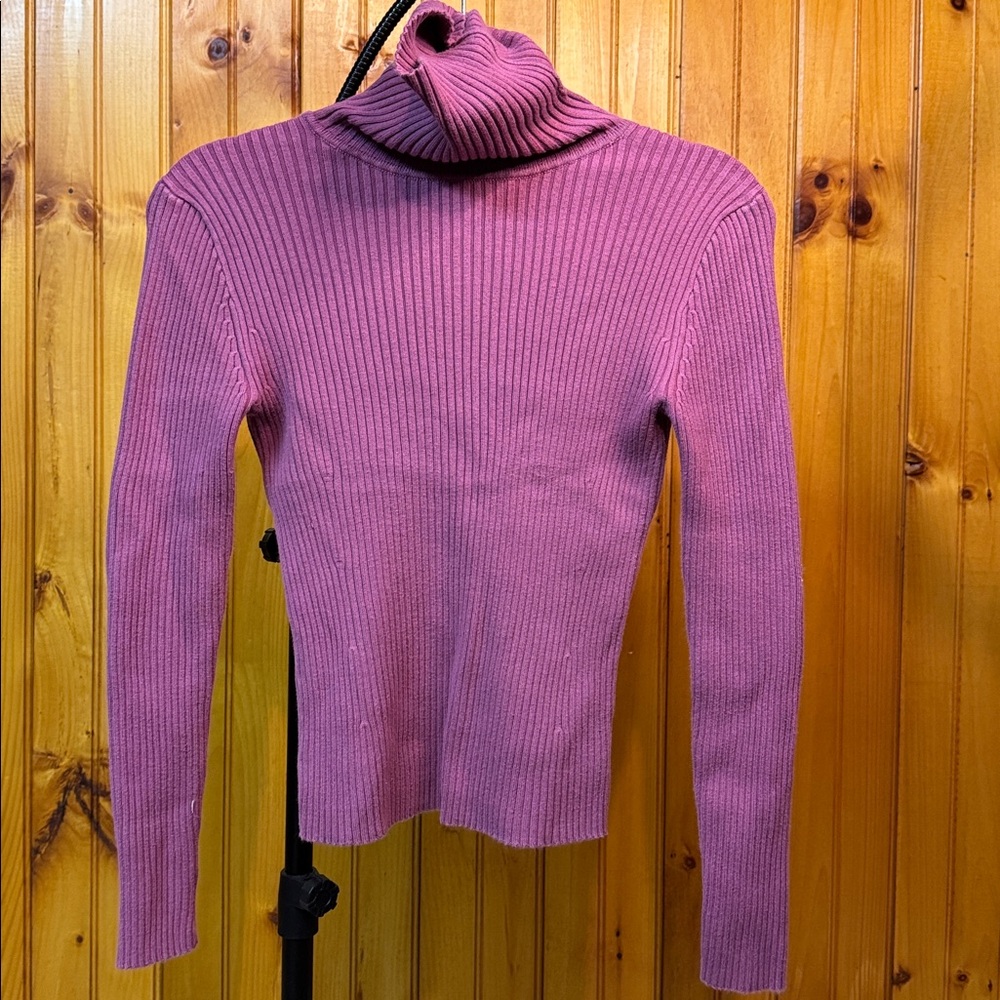 Gap mauve pink ribbed stretchy turtleneck. Size S